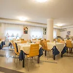 Nizza ホテル