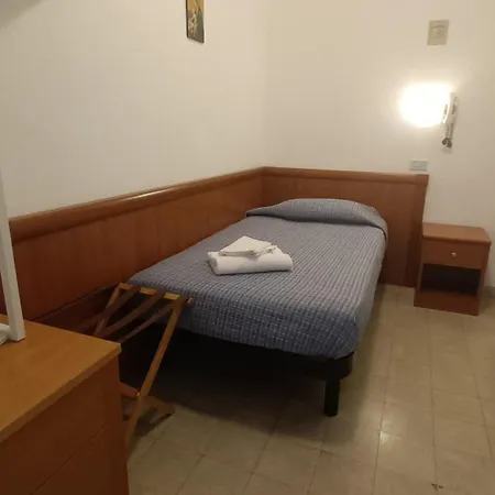 Nizza Hotel 2*