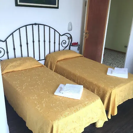 Nizza Hotel 2*