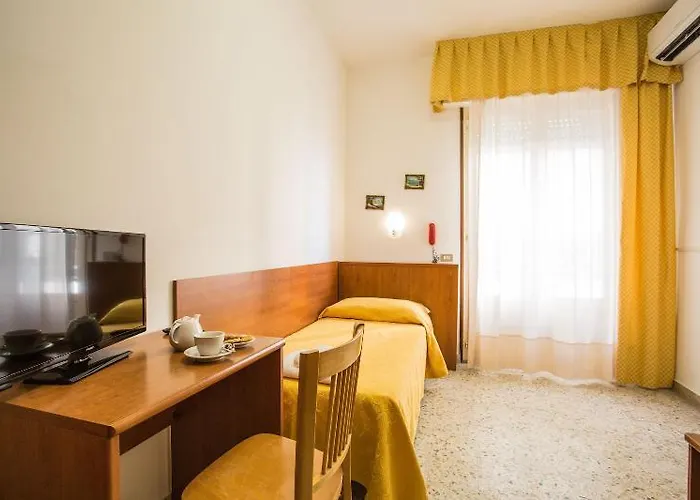 Nizza Hotel 2*